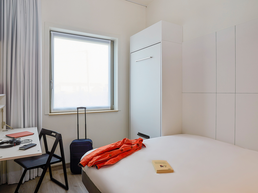 Ibis Budget Oostende Airport, een hotelproject tussen de luchthaven en het strand van Oostende. 
