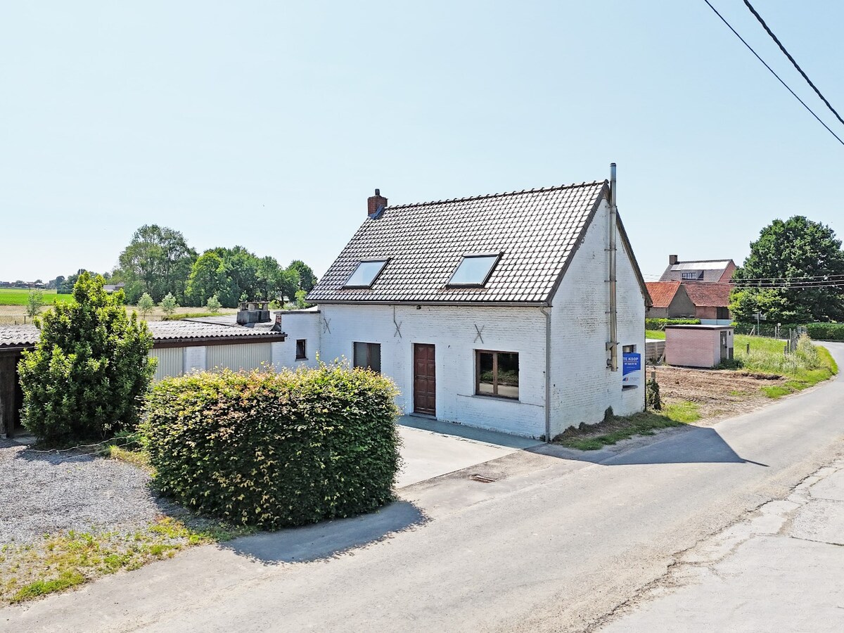 Rustig gelegen HOB met dubbele garage en tuin te Zwalm 