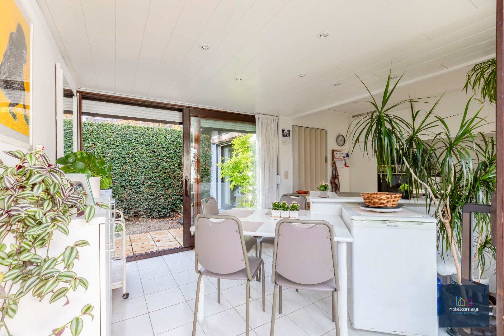 Ruime bungalow met 5 slp., tuin en garage in Mariakerke 