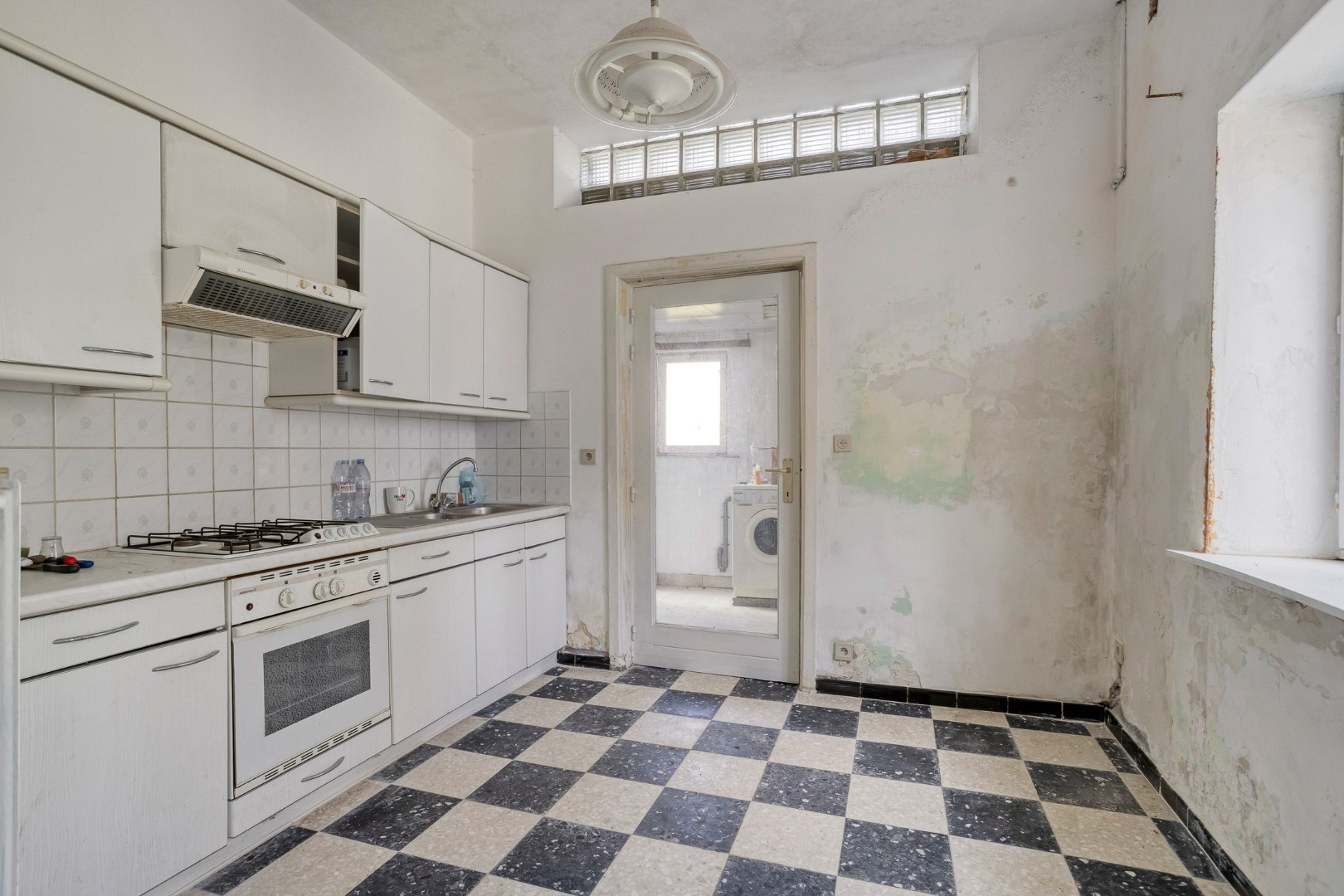 TE RENOVEREN WONING met 2/3/4 slaapkamers en tuin – 1640 SINT-GENESIUS-RODE 