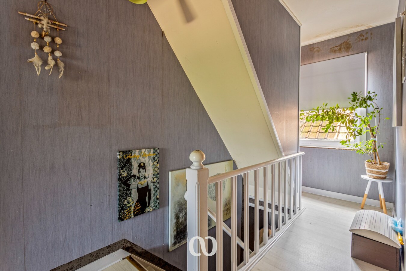 Op te knappen woning met 3 slaapkamer, oprit en garage op toplocatie 