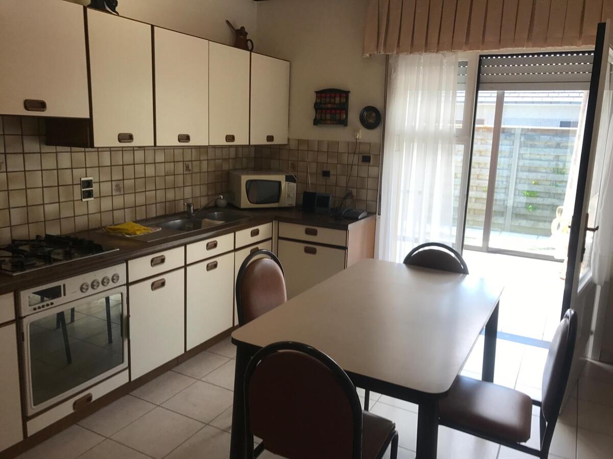 Uitstekend gelegen open bebouwing op het einde van een doodlopende straat 