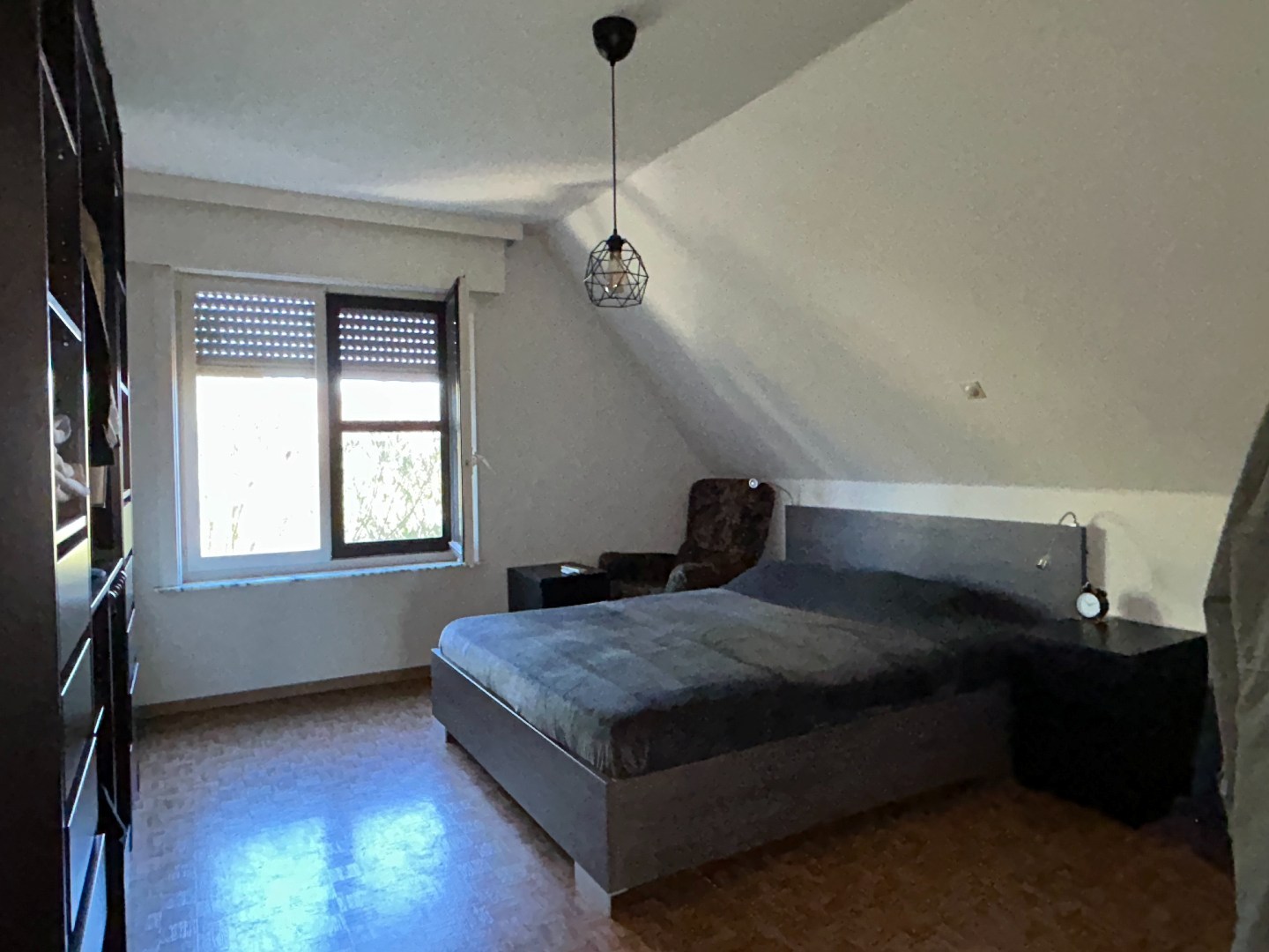Instapklare woning met 3 slaapkamers, garage en tuin op 496m² 