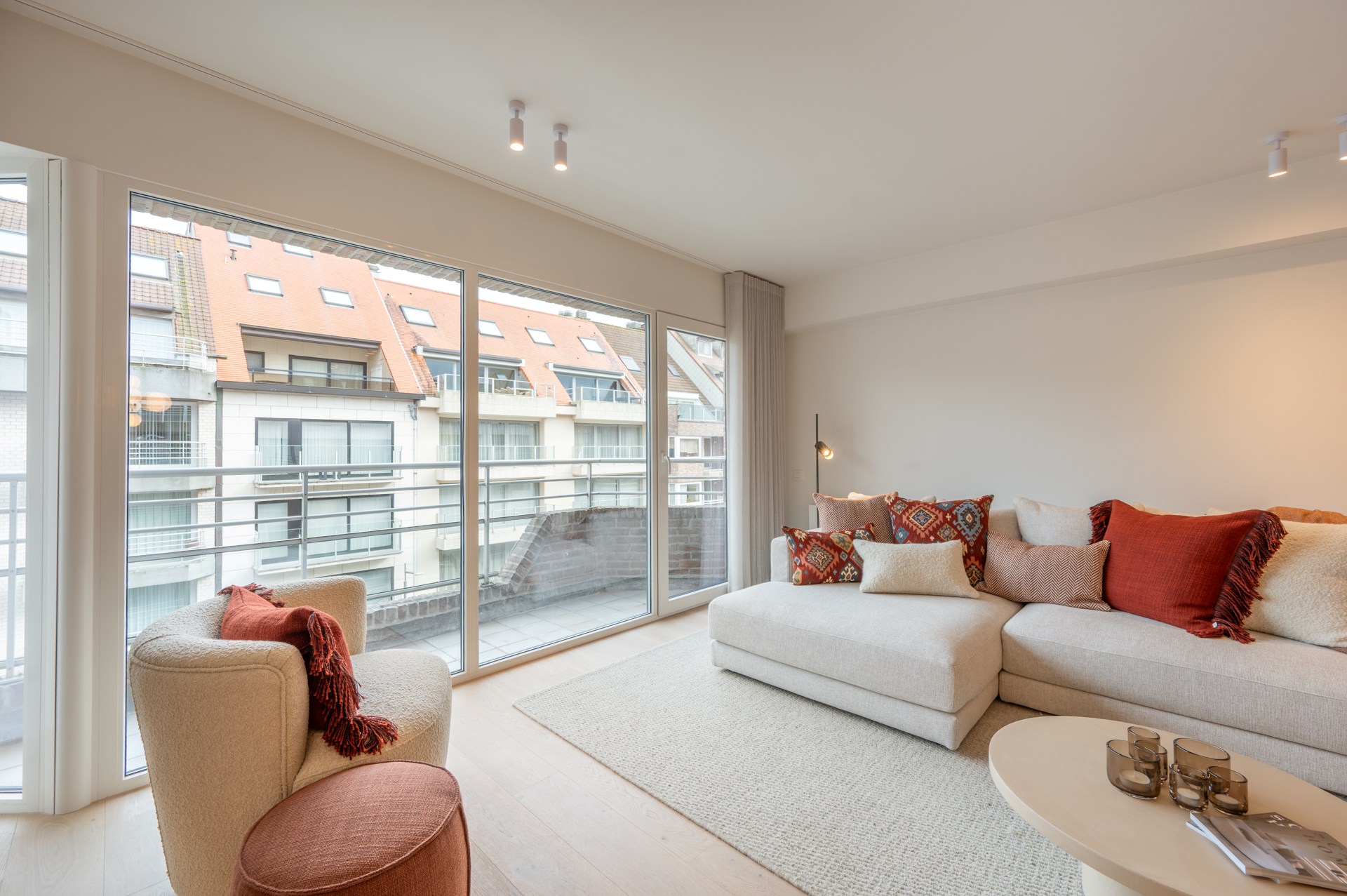 Exclusief gerenoveerd appartement met 3 slaapkamers te koop vlak bij het Albertstrand en het Rubensplein 