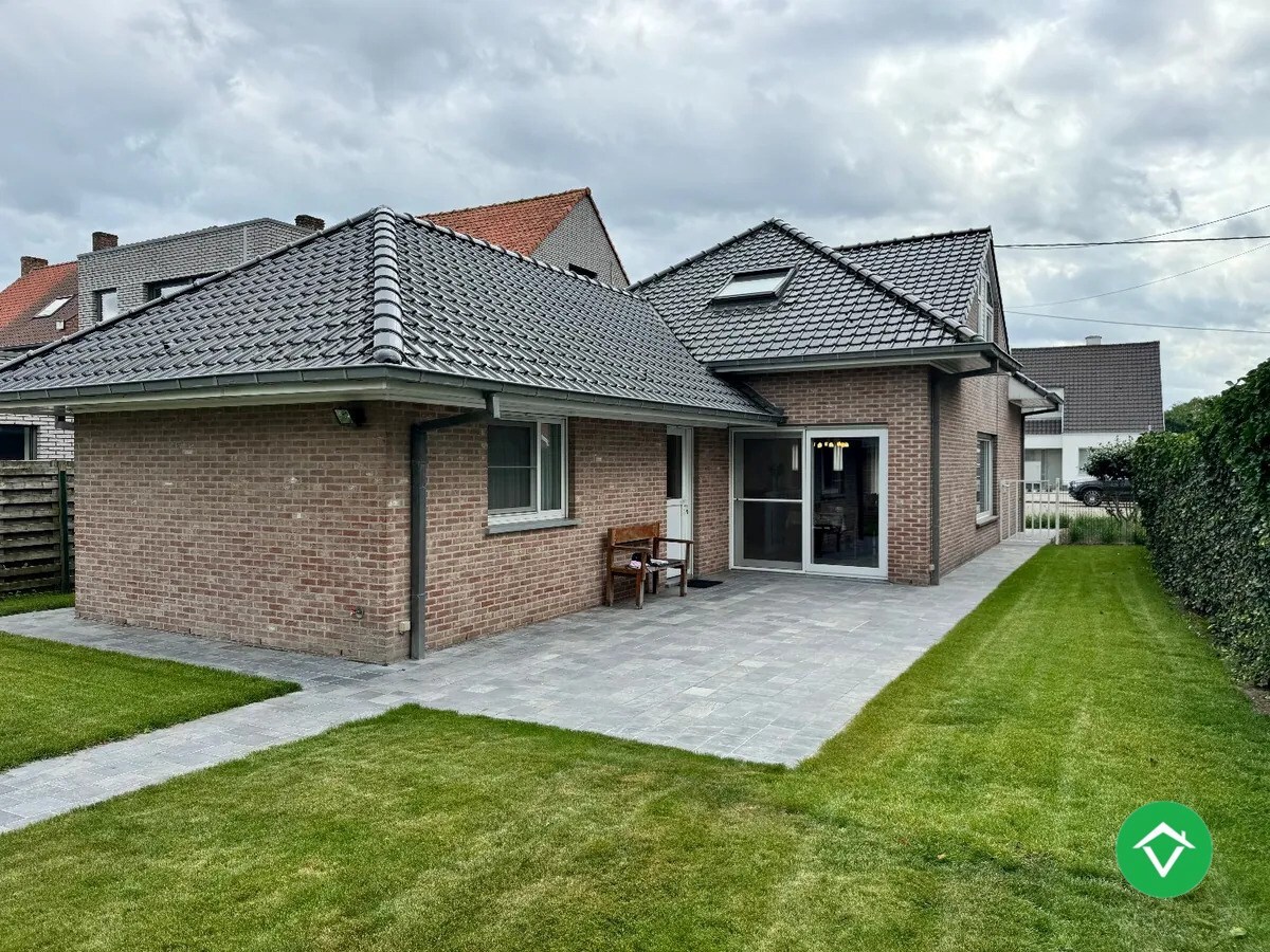 Alleenstaande woning met 3 slaapkamers en garage te Koekelare 
