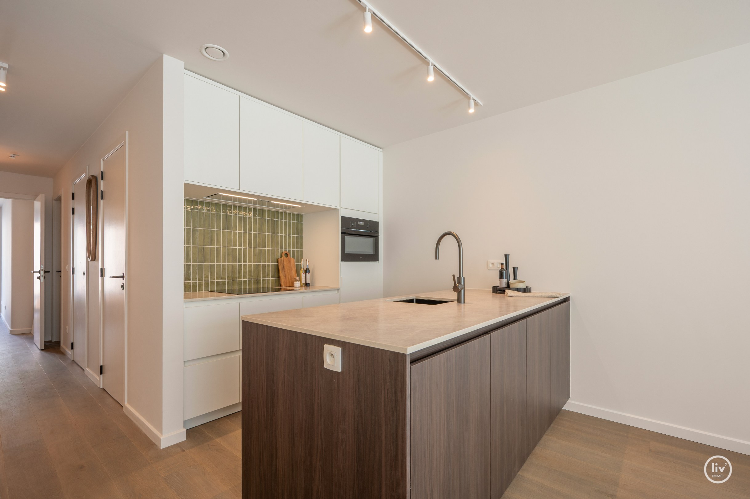 Zuidgericht nieuwbouwappartement met 2 slaapkamers op topligging aan de Kustlaan. 