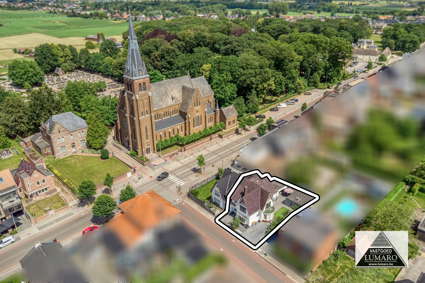 Half-open woning met karakter en grote leefruimtes 
