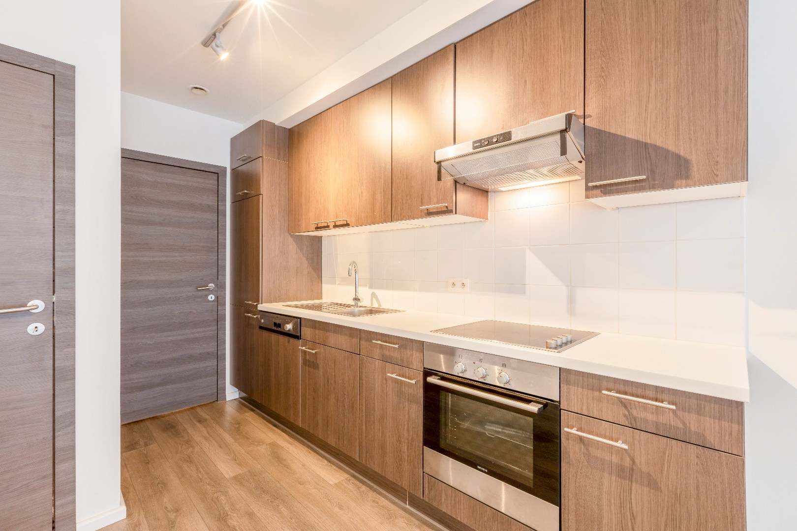 Gelijkvloers 1-slpk-app. met 2 terrassen op toplocatie in Eeklo 