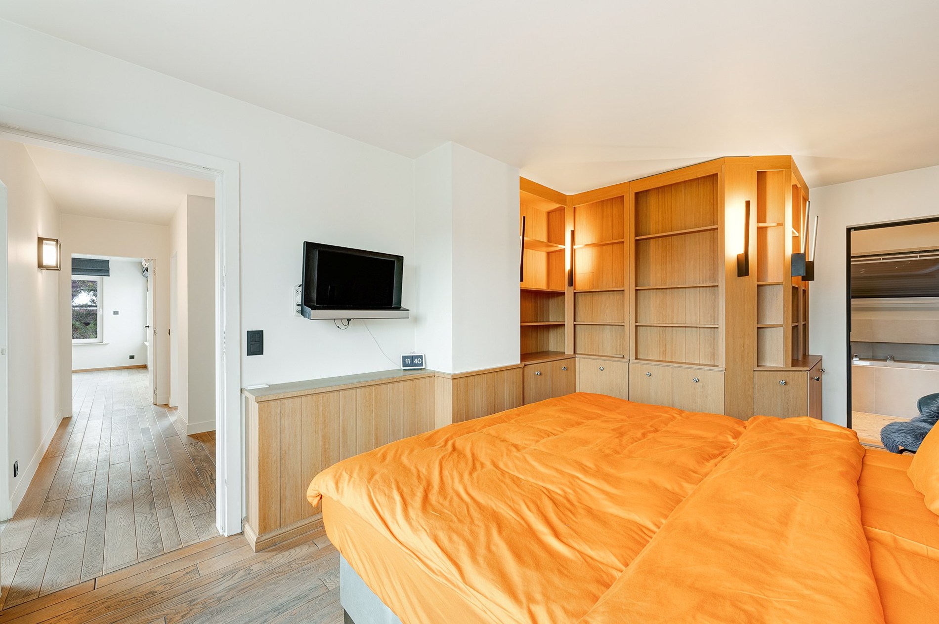 Schitterende villa met zwembad gelegen in residentiële wijk te Knokke. 