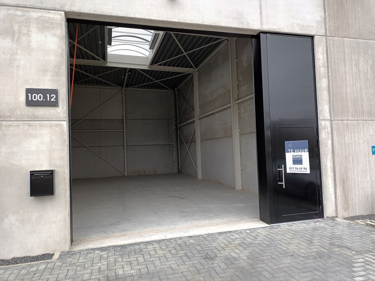 Centraal gelegen KMO-unit langs de grote ring van Hasselt 