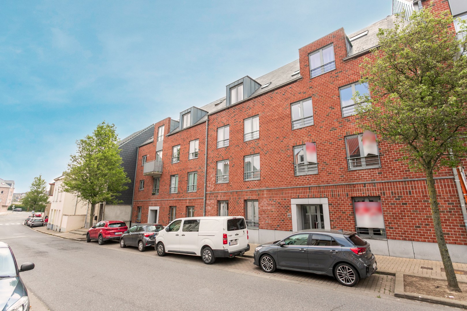 Instapklaar appartement met 2 slaapkamers, kelder en ondergrondse autostaanplaats 