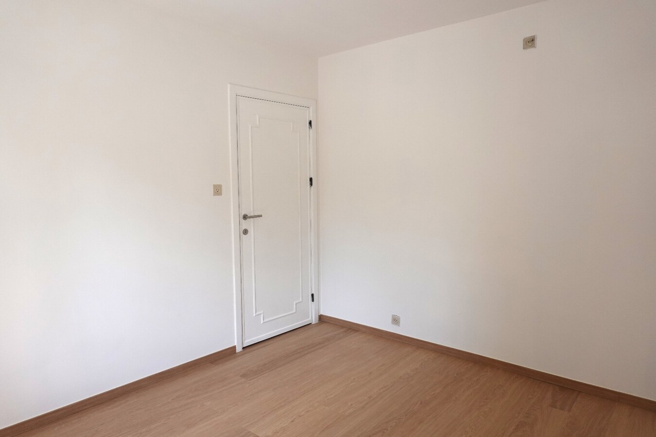 Te huur: ruime woning met 5 slaapkamers, tuin en garage 