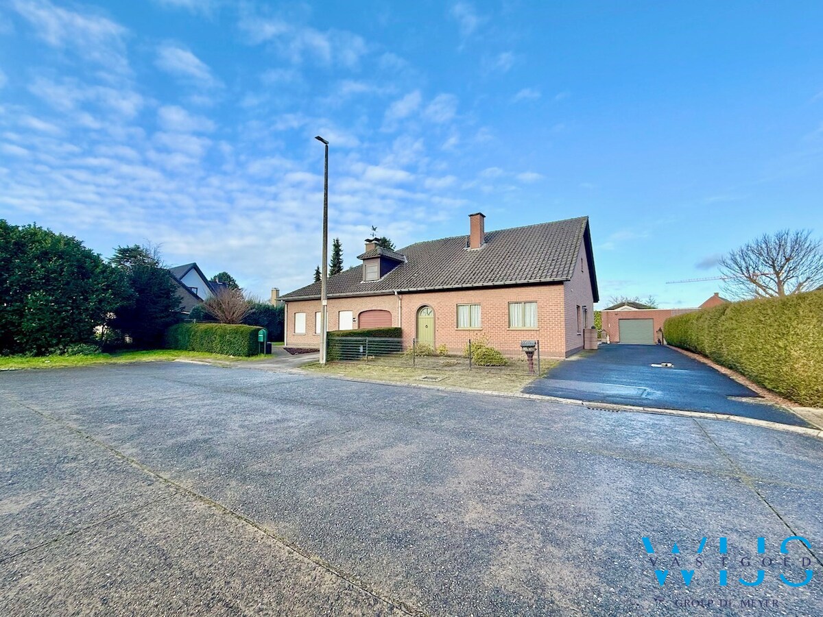 Centraal gelegen bungalow te Evergem ! 