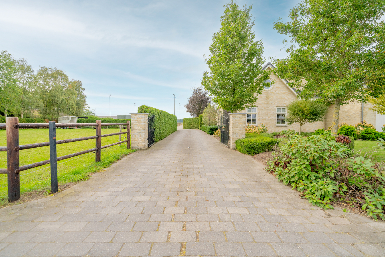 Stunning equestrian estate on approximately 3.5 ha/8.65 acres in Poppel 