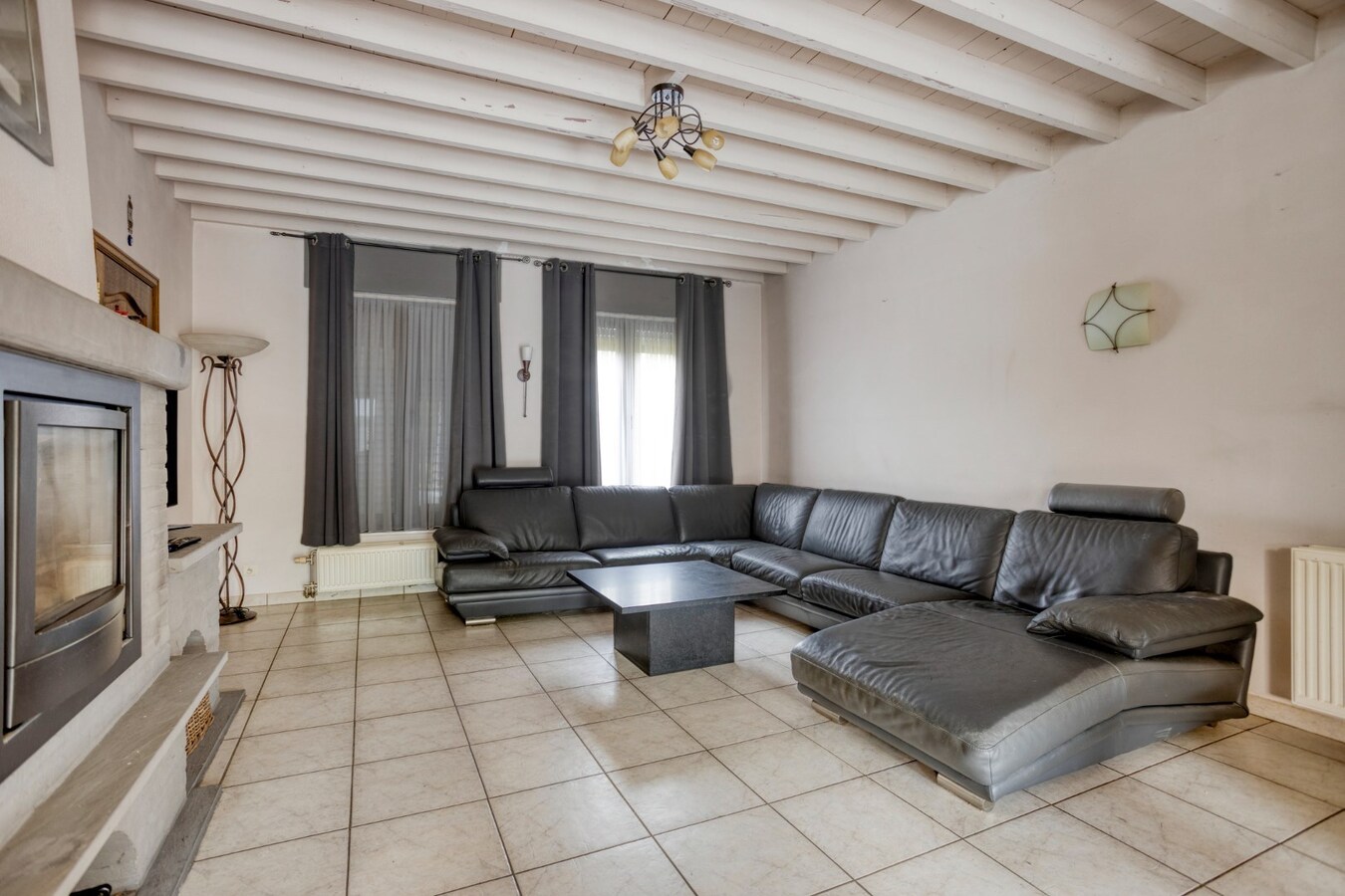 Stijlvolle villa met tuin en dubbele garage te Tienen 