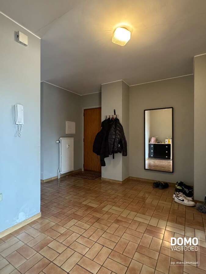 RUIM APPARTEMENT MET 2 SLAAPKAMERS IN HET CENTRUM VAN BERINGEN 
