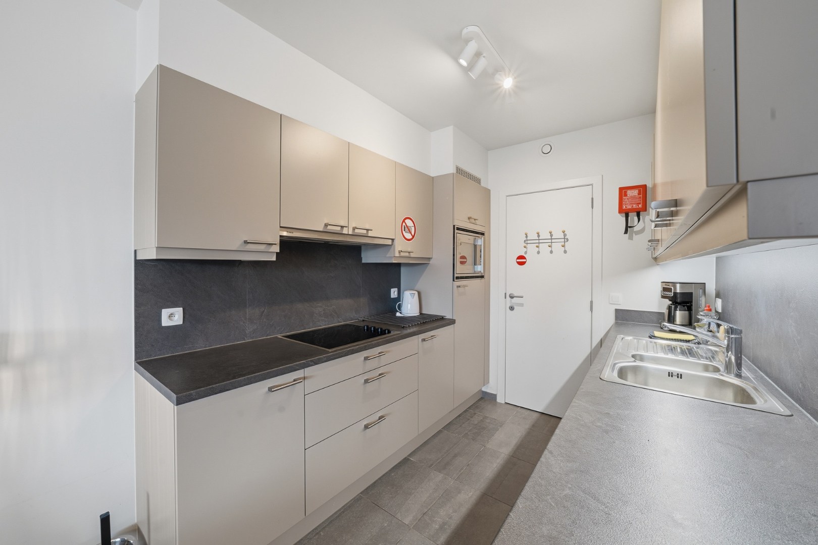 Instapklaar appartement met groot terras in Bredene - vlak bij de zee 