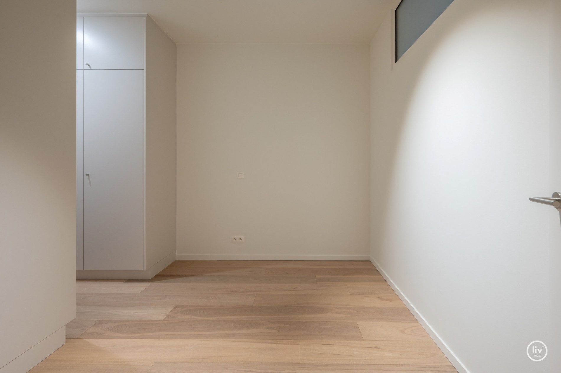 OPENDEURDAG Zaterdag 11-13u (Maes en Boerenboomplein): OPENDEURDAG Zaterdag 11-13u (Maes en Boerenboomplein): Instapklaar twee-kamer appartement in het Project Hoost (genietend van zijdelings zeezicht 