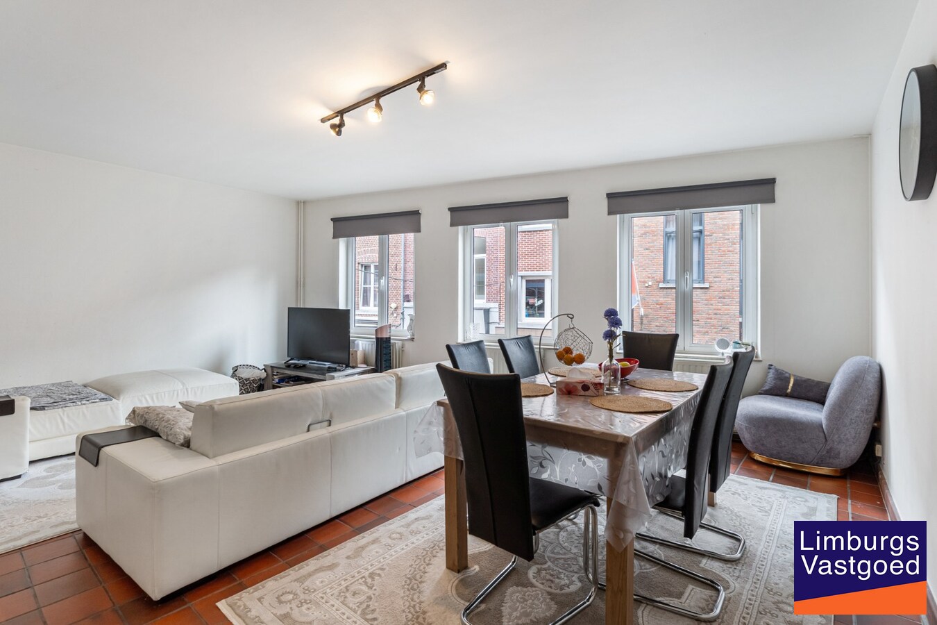 Commercieel uitstekend gelegen investeringspand bestaande uit winkel + duplex 