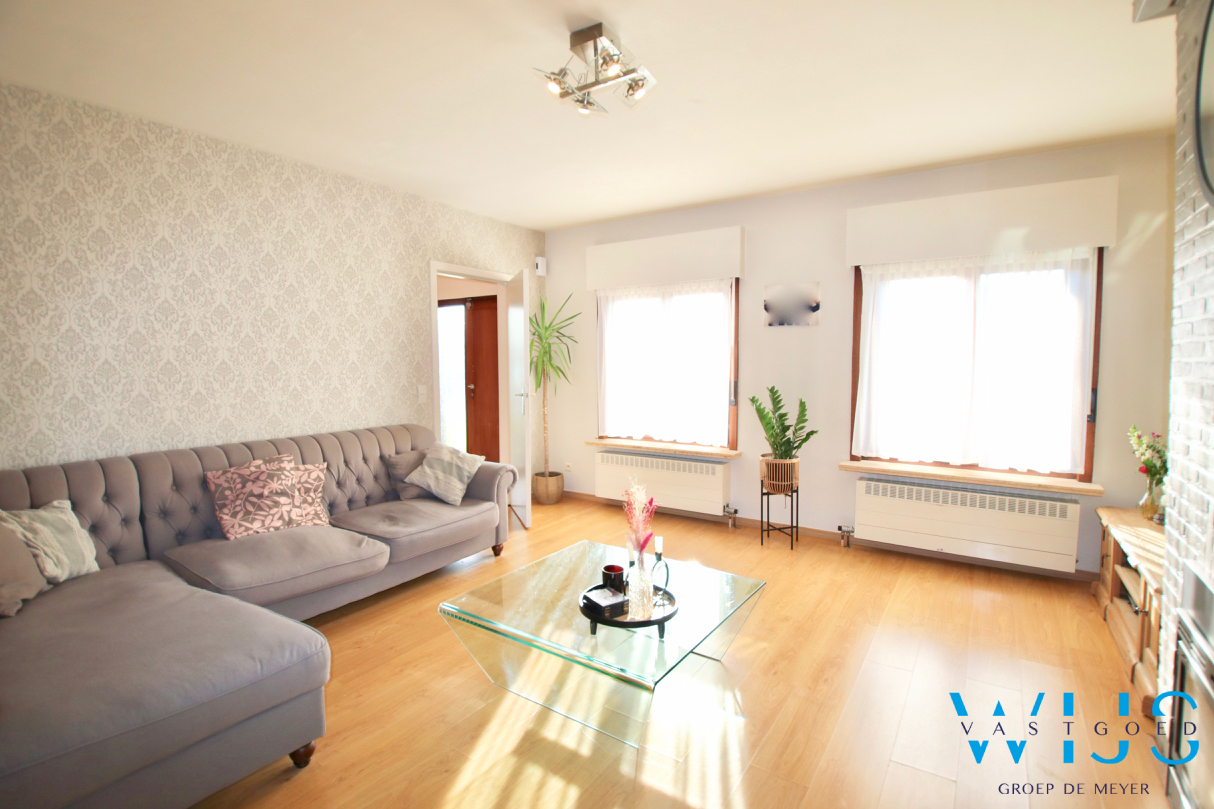 Instapklare woning in een rustige woonwijk te ERTVELDE! 