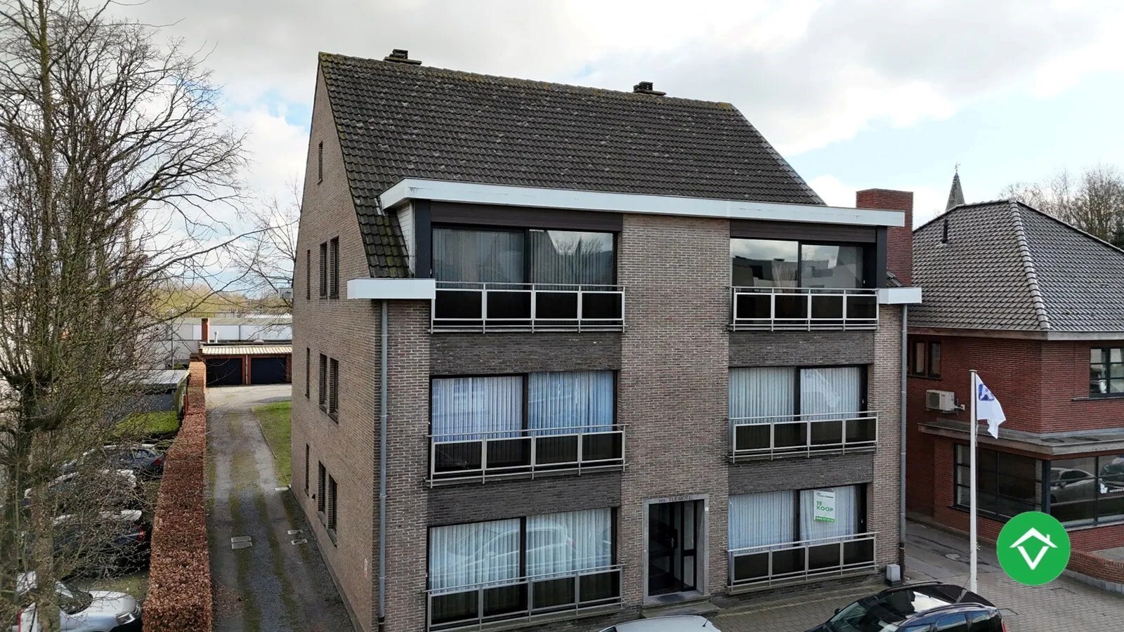 Appartement met 2 slaapkamers en garage in centrum Koekelare 