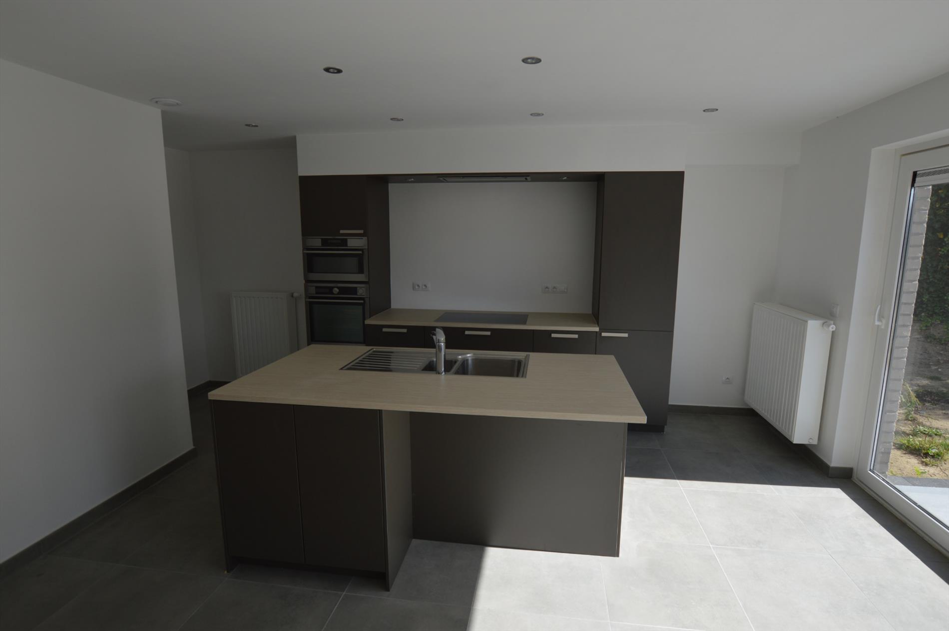 Prachtige nieuwbouwwoning met zongerichte tuin te Jabbeke (Zerkegem) 