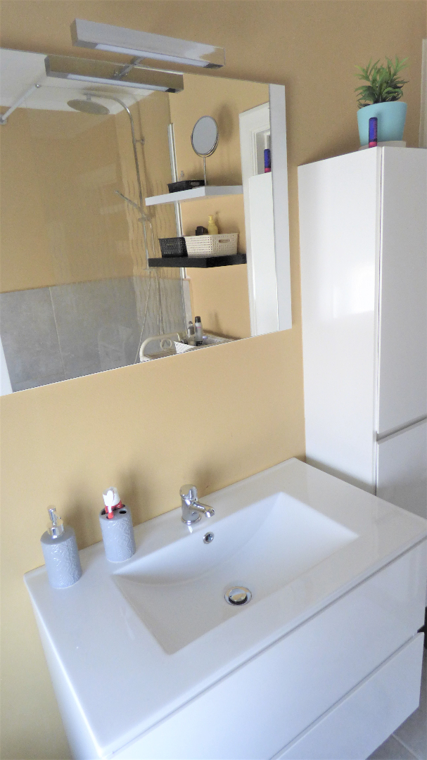 Aantrekkelijke en karaktervolle gezinswoning in het centrum van Zwevegem. 