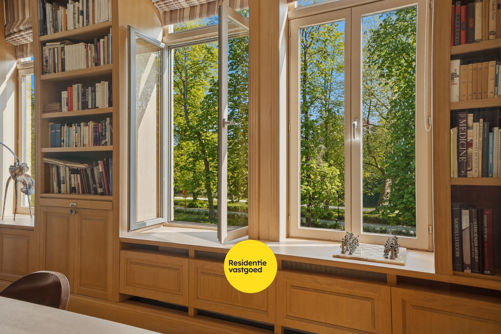 Exclusief gerenoveerd burgerhuis met zonnige stadstuin! 