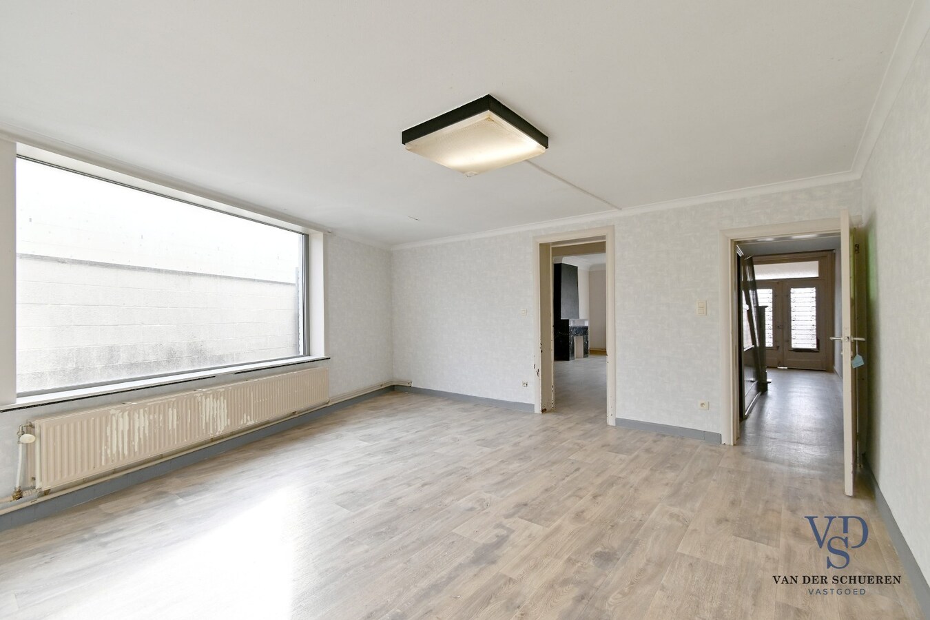Te renoveren woning in centrum Balegem. 