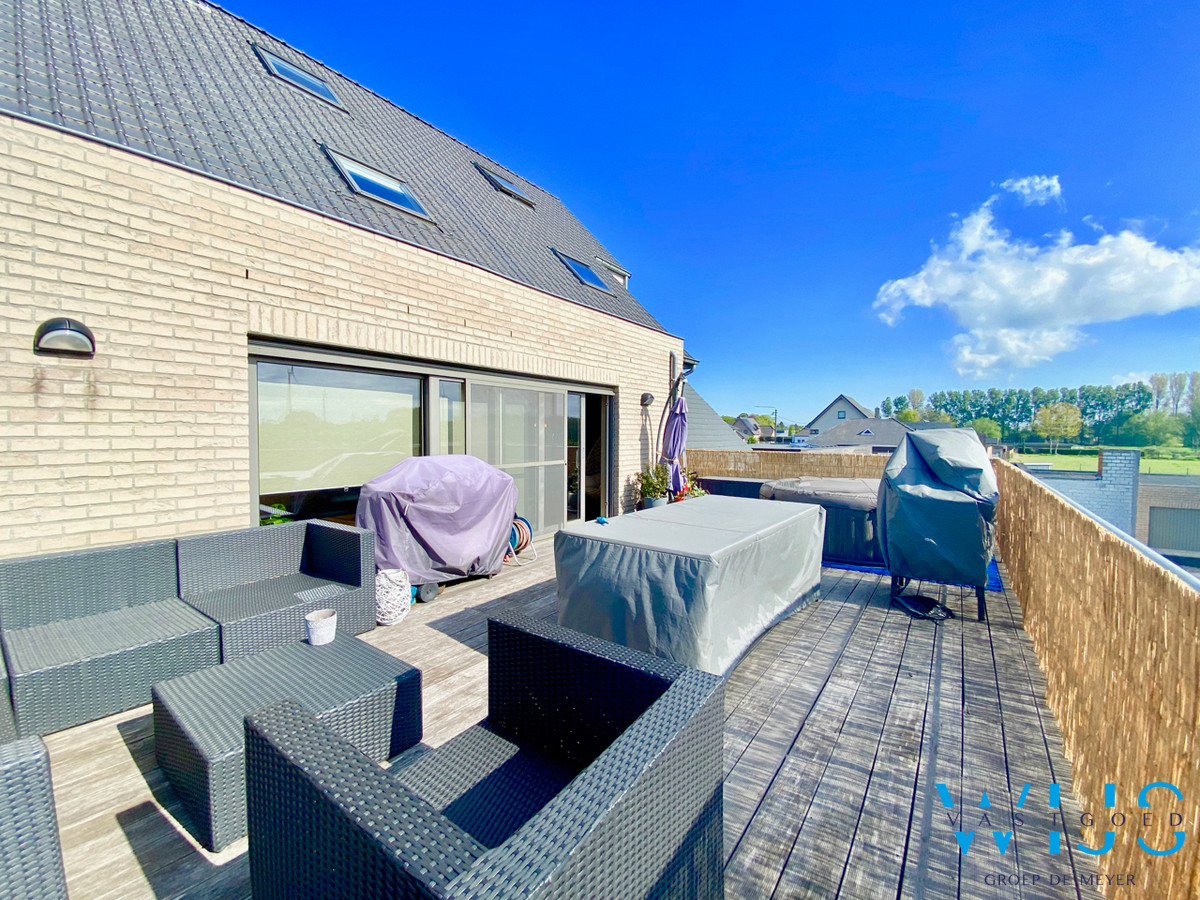 Ruim appartement met 4/5 slp, terras &amp; 2 parkeerplaatsen te ERTVELDE! 