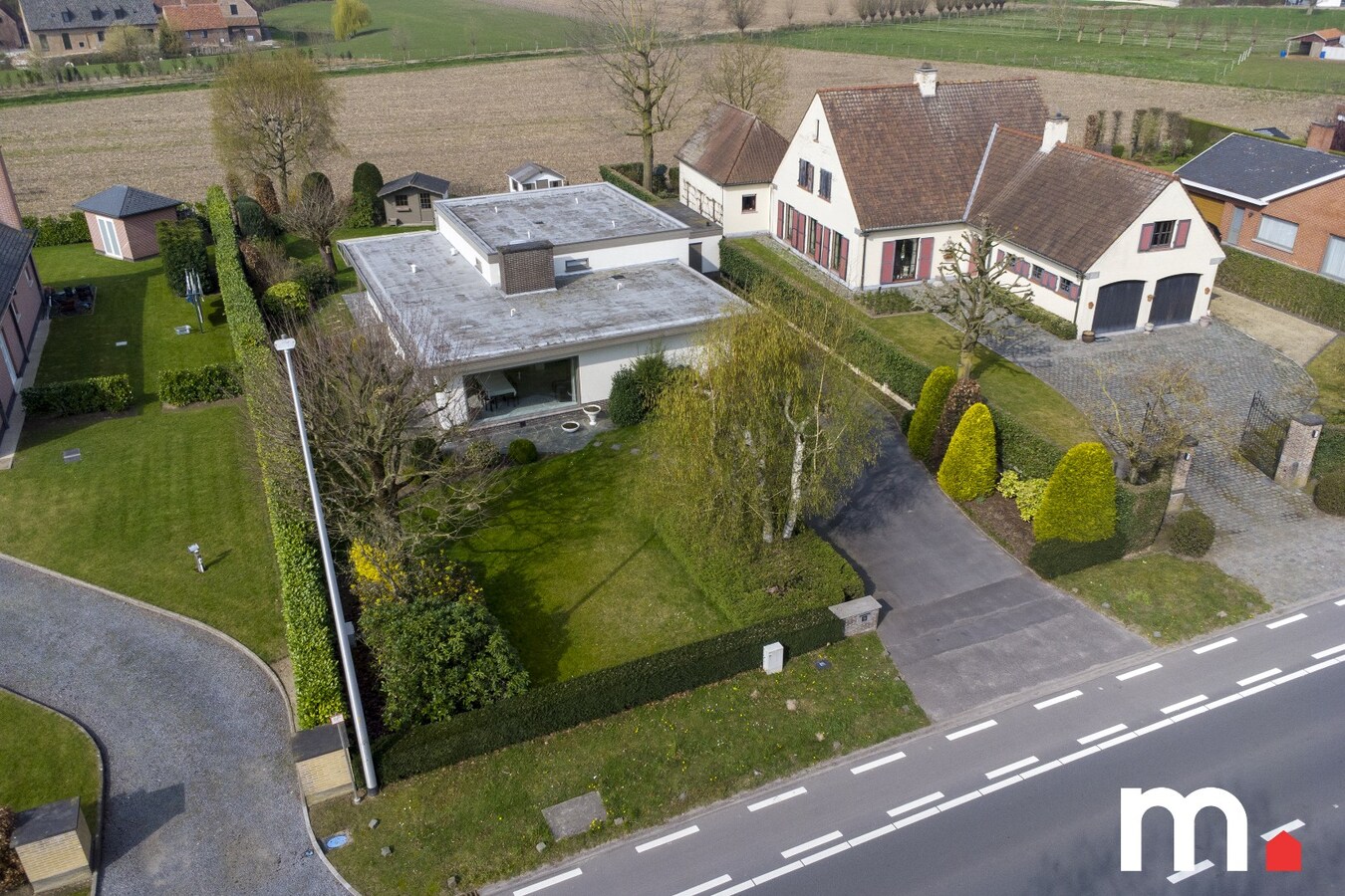 Alleenstaande villa met 5 slaapkamers en zonnige tuin 1127 m² op TOPligging ! 