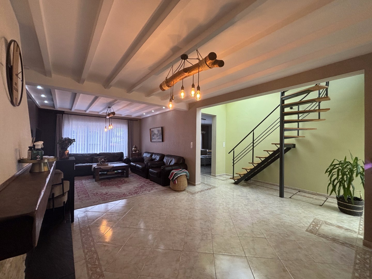 Instapklare en ruime gezinswoning met 4 slaapkamers in hartje Heppen 