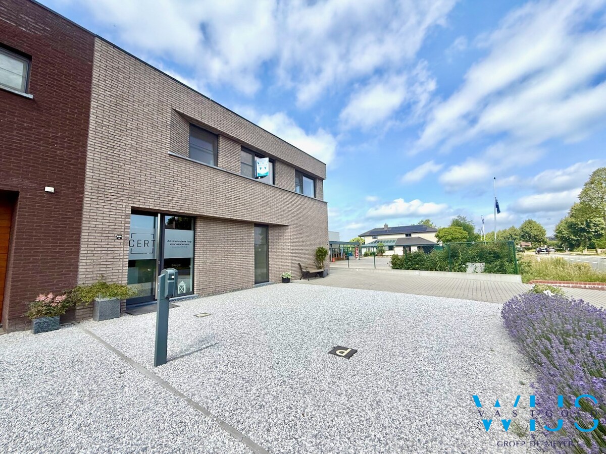 Zeer tof kantoor van 130m² te Assenede ! 