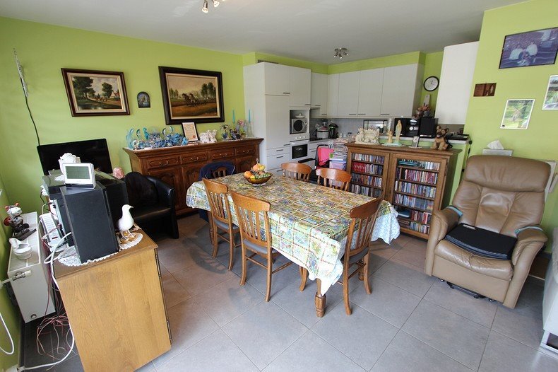 Gelijkvloers appartement met 2 slaapkamers en garage 