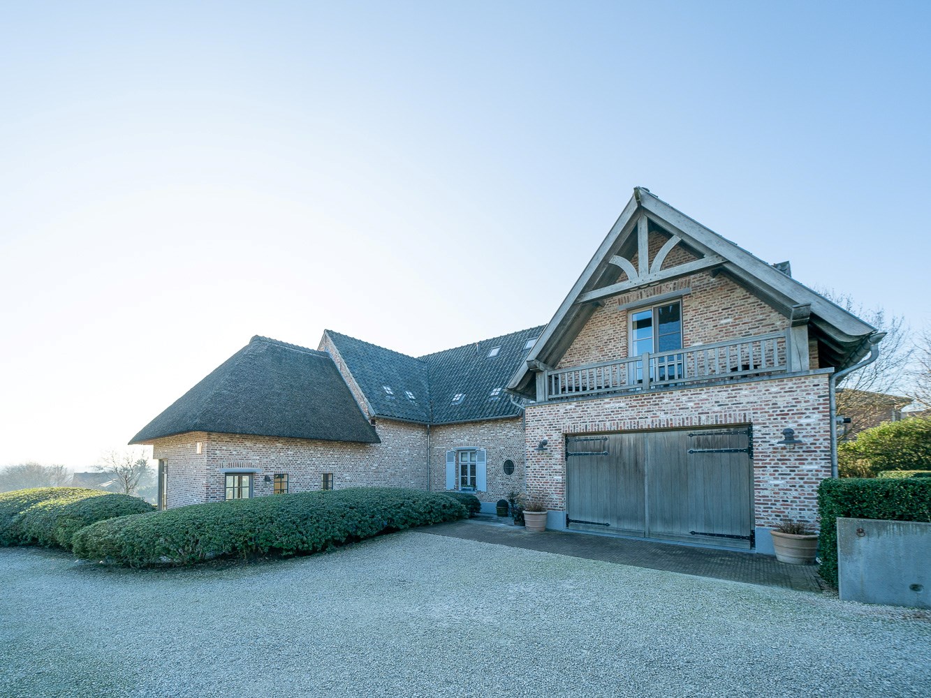 Unieke landelijke villa met zwembad en zicht op Pedevallei 