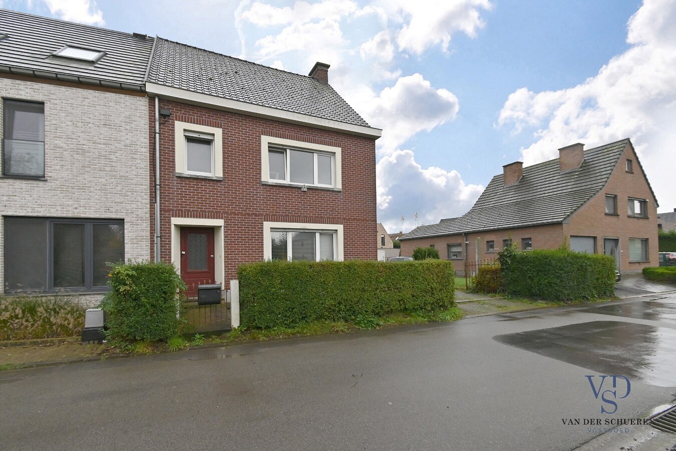 Goed gelegen  half open in Asper 