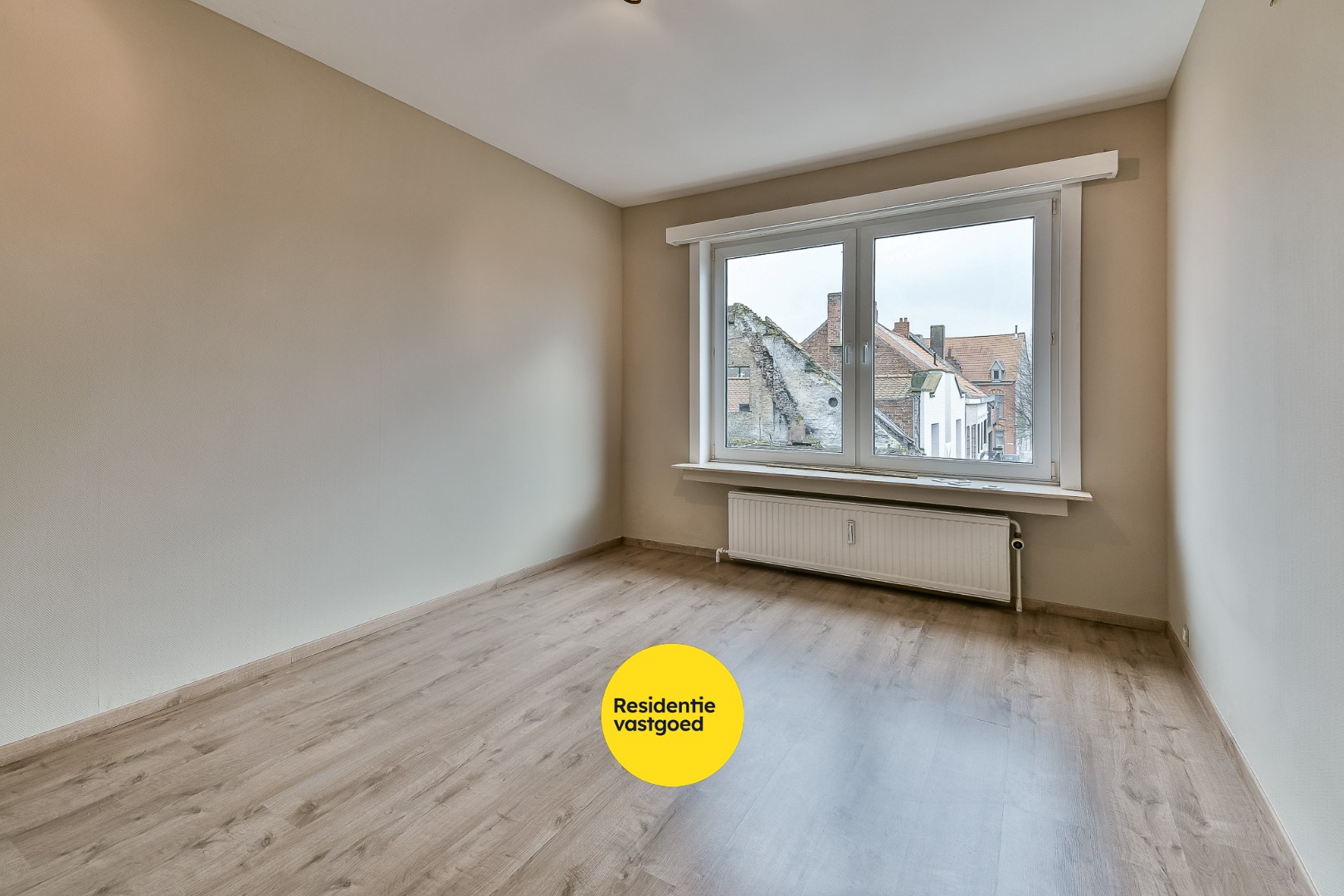 Appartement met 2 slaapkamers op de markt van Oudenburg met garage 