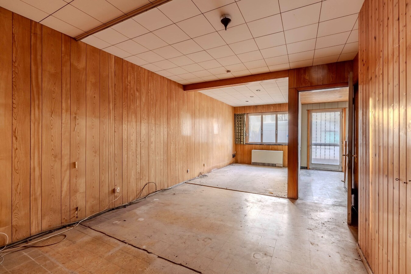 Te renoveren woning met 2 slpk en stadstuin 