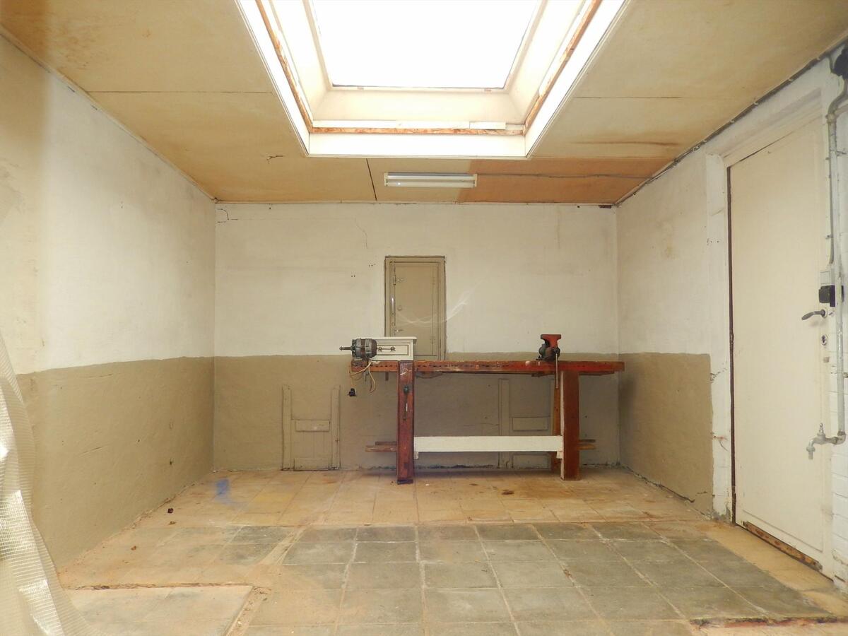 Ruime woning met zuidgerichte tuin 