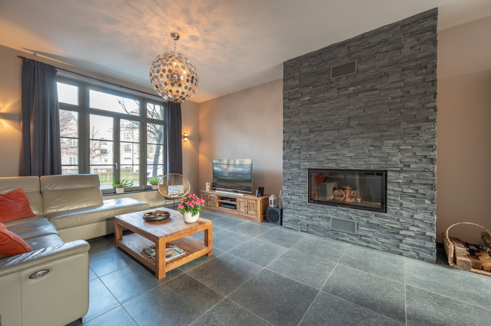 Prachtige en zéér ruime woning met kwaliteitsvolle afwerking 