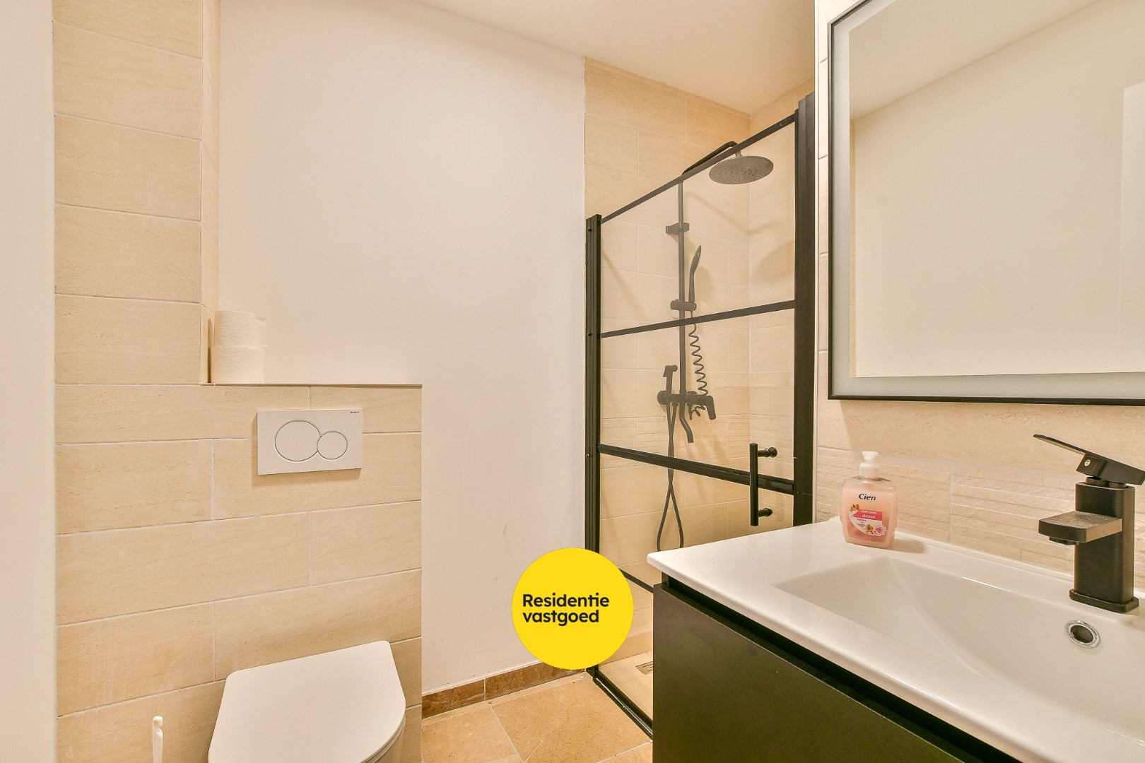 Te huur: gelijkvloers 2-slaapkamerappartement in centrum De Haan! 