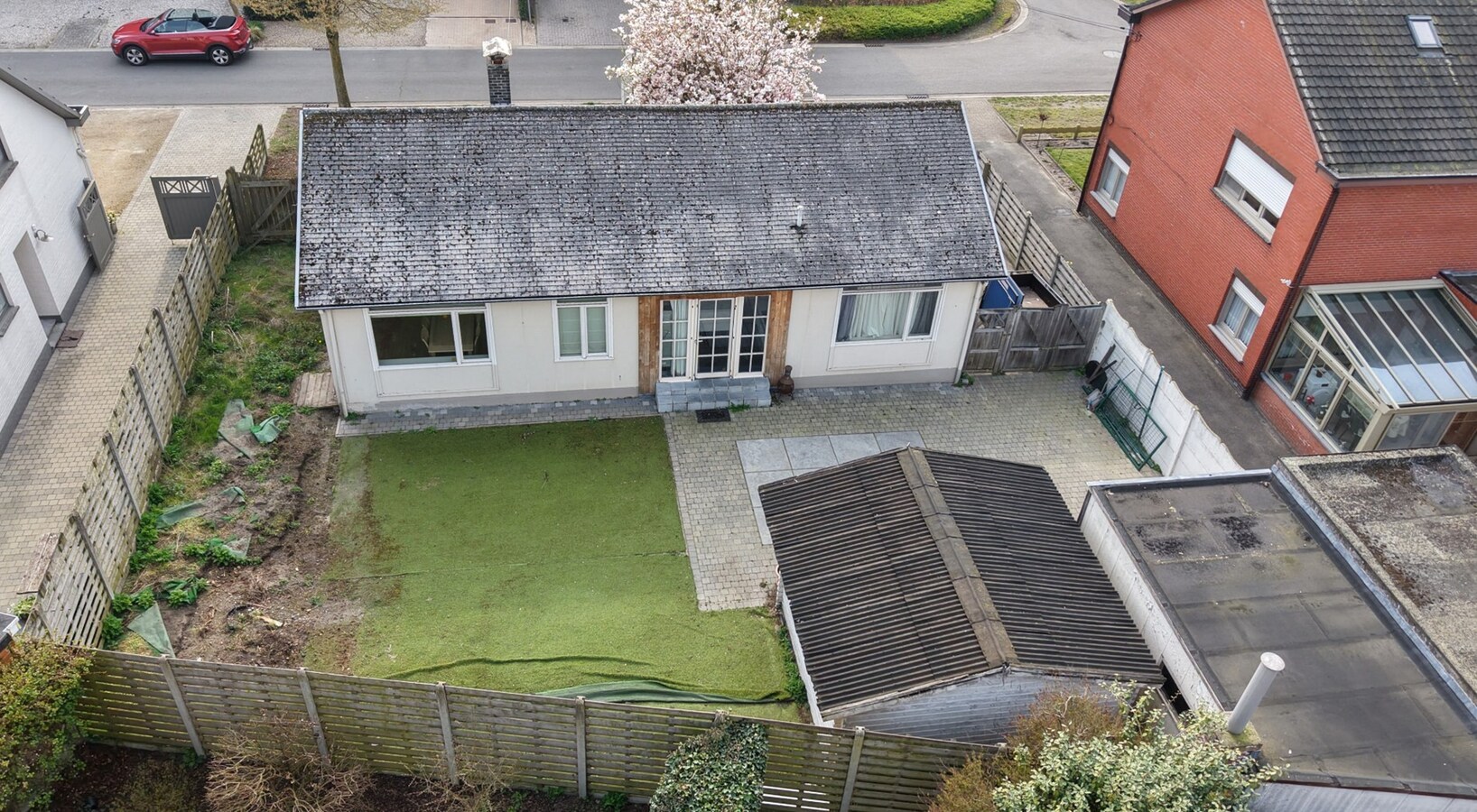 Op te frissen open bebouwing in het centrum van Sint-Antonius 