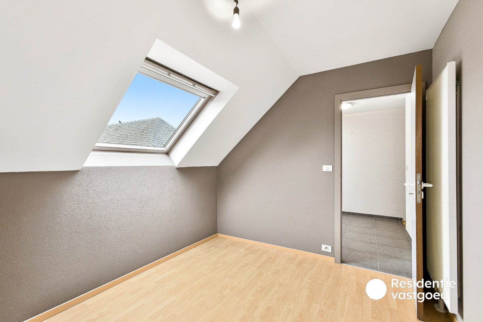 Duplex-appartement in rustige residentie met twee slaapkamers en terras 