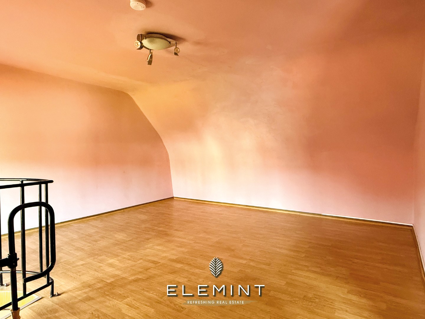 Karaktervolle te renoveren woning in rustige straat te Olsene 