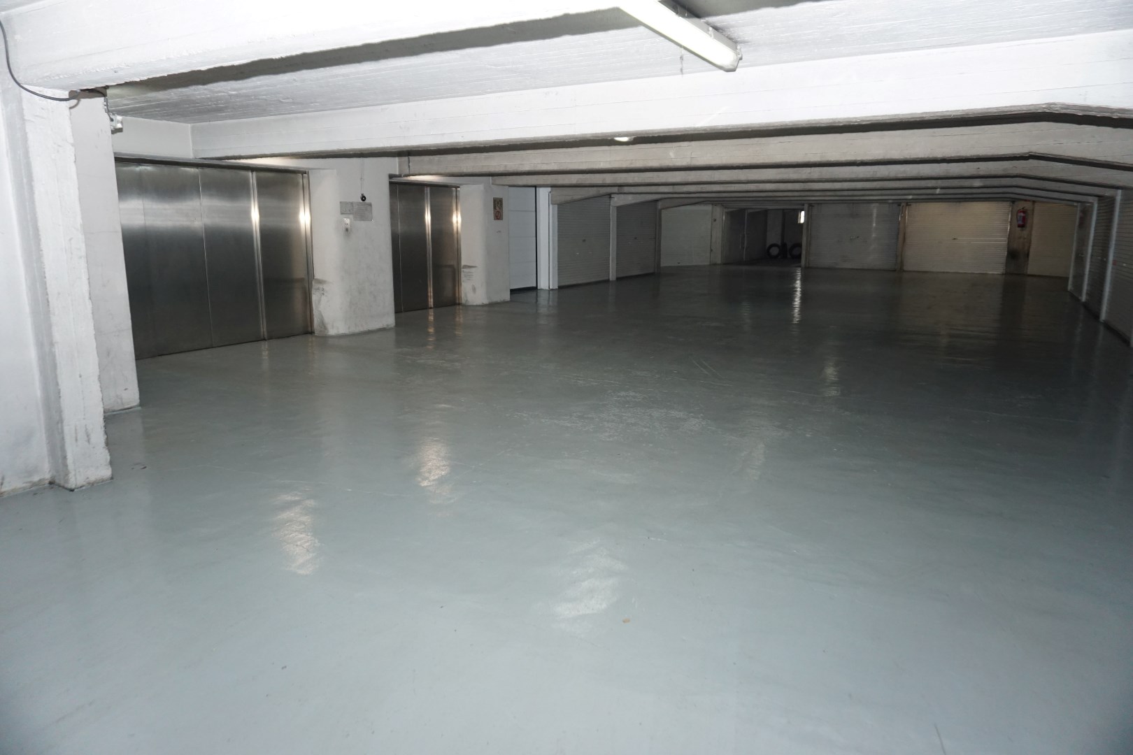 GARAGE BOX  OP TOPLIGGING - CENTRUM OOSTENDE ! 