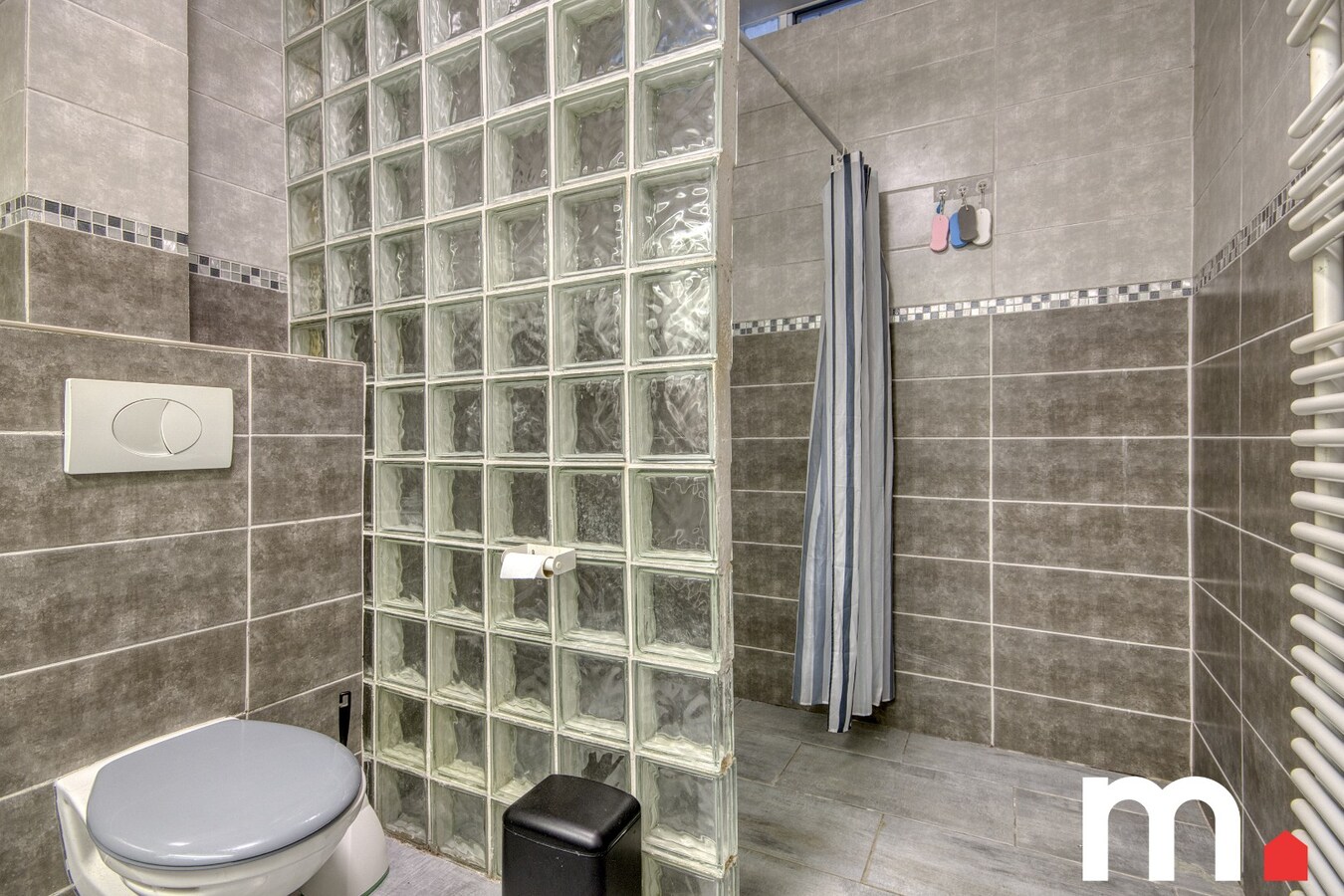 Instapklare woning met 4 slaapkamers en tuin te Kortrijk ! TOPligging 