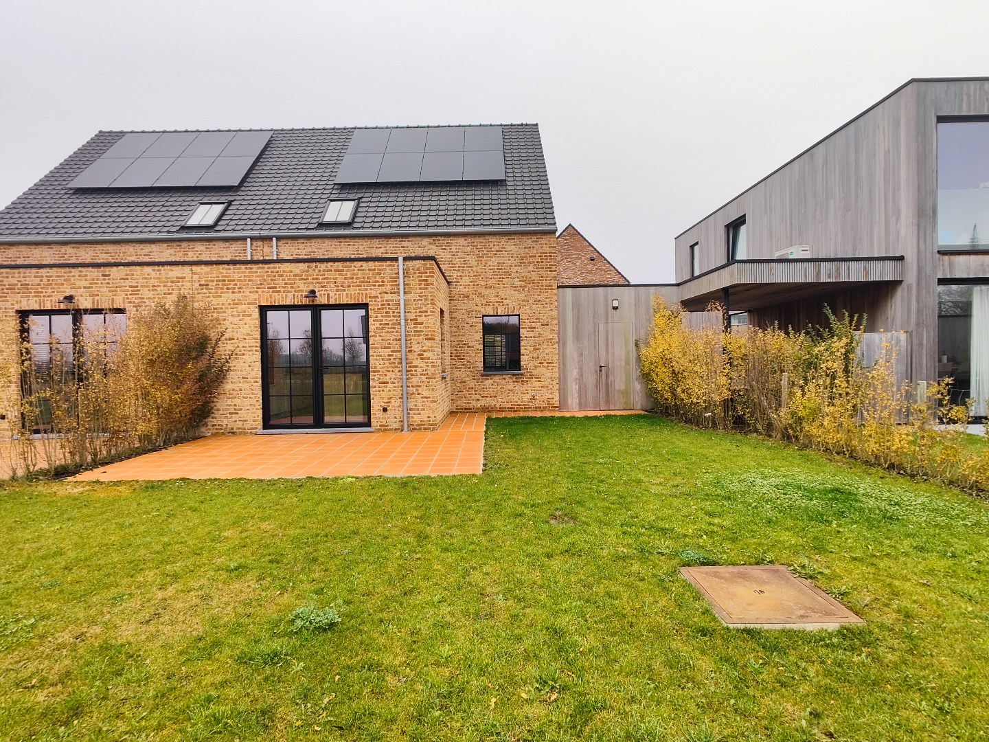 Prachtige energiezuinige halfopen woning op rustige ligging 