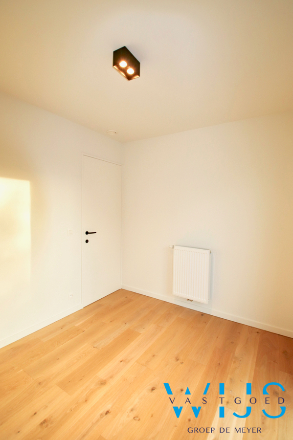 Zeer aangenaam gelijkvloers appartement met tuin te Belzele ! 