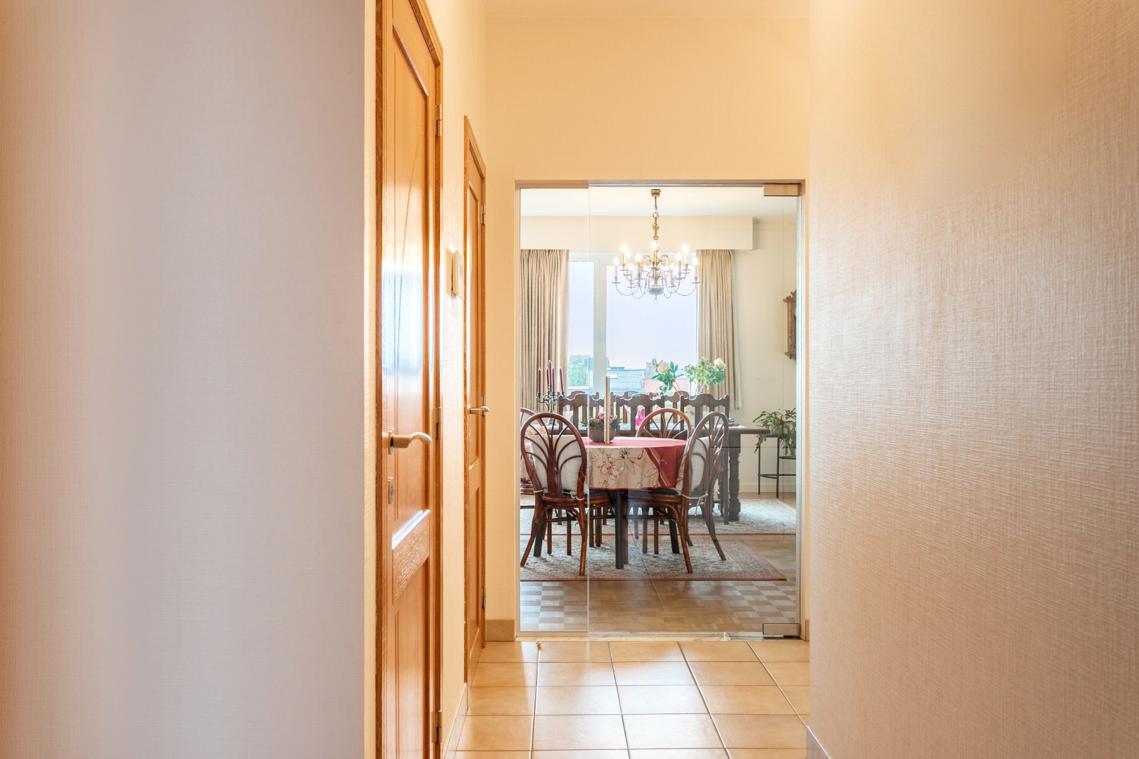 Instapklaar en energiezuinig penthouse  3 slpks., 2 badk., kelder en 2 autostpl. 