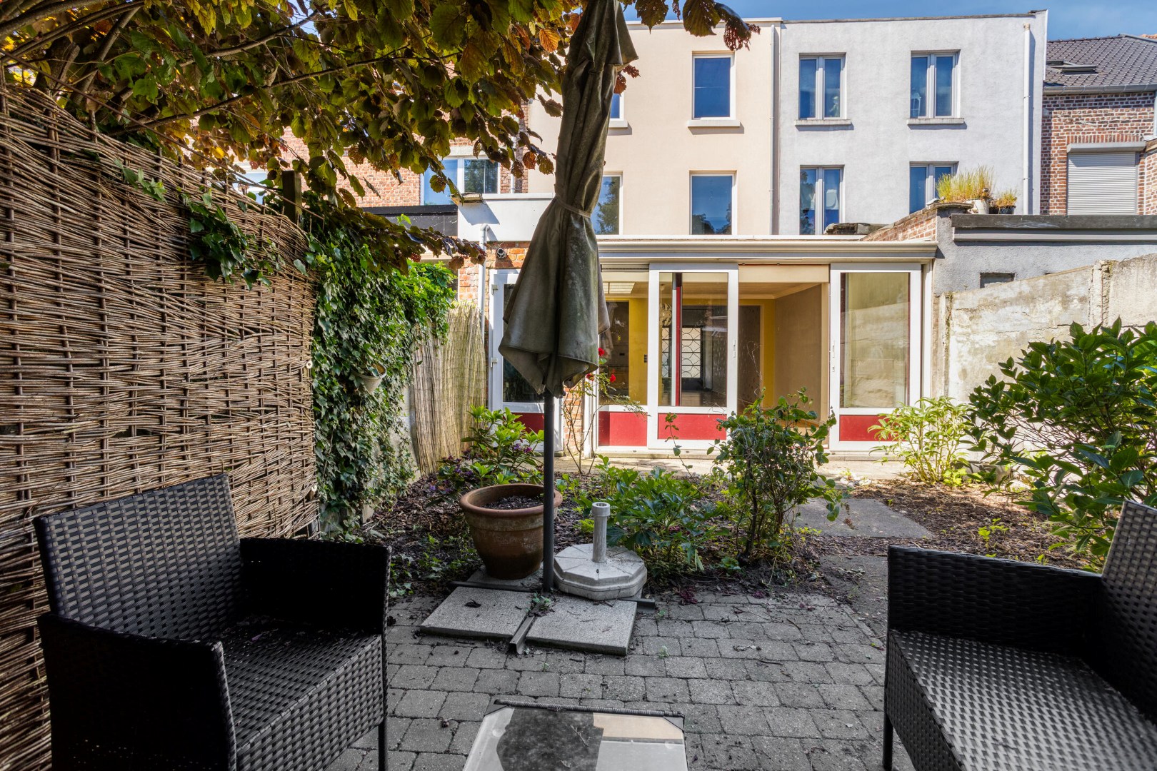 Centraal gelegen ruime woning met 4 slaapkamers en tuin te Tienen - EPC 222Kwh/m² 